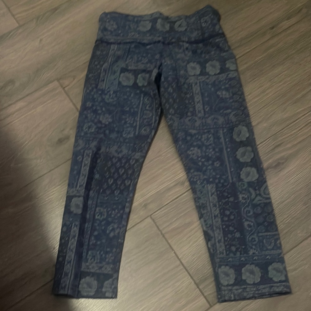 Yoga crop pants